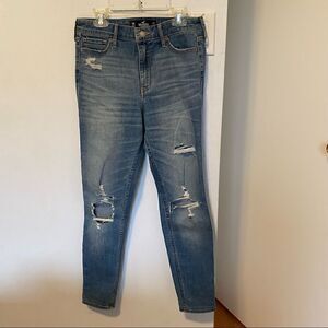 NWOT Hollister 5R - High Rise Super Skinny Crop Ripped Jeans